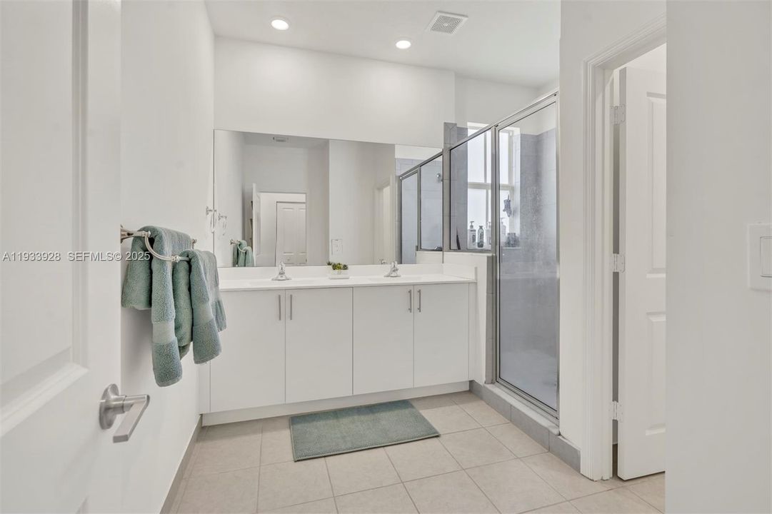 For Sale: $615,000 (4 beds, 3 baths, 1853 Square Feet)