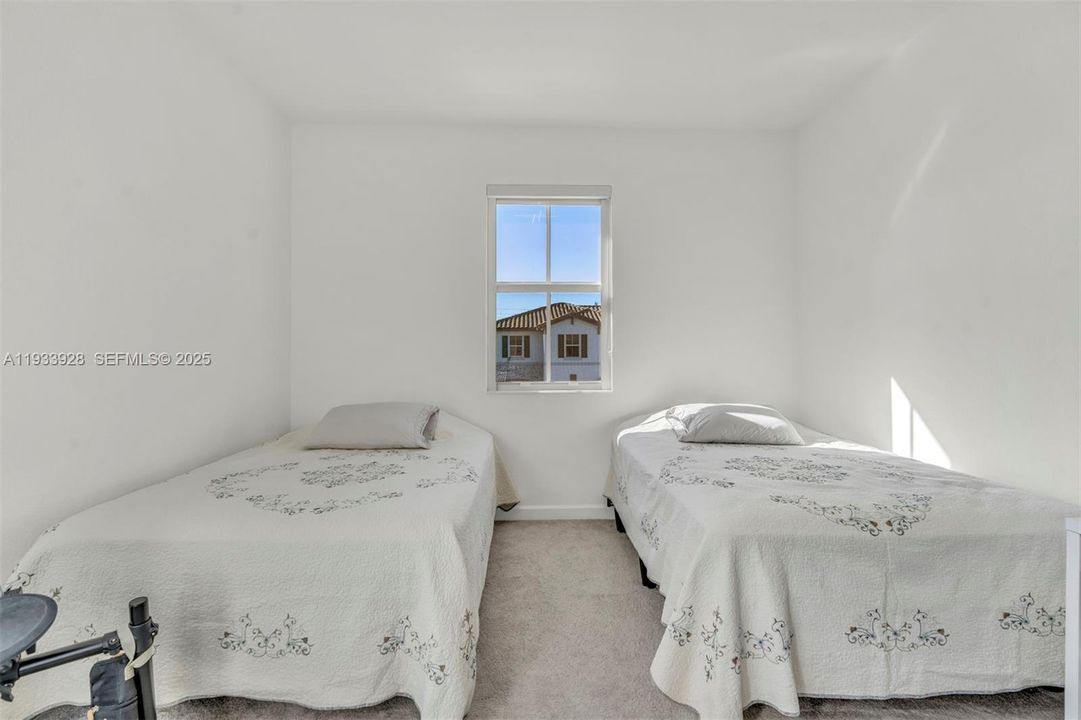 For Sale: $615,000 (4 beds, 3 baths, 1853 Square Feet)