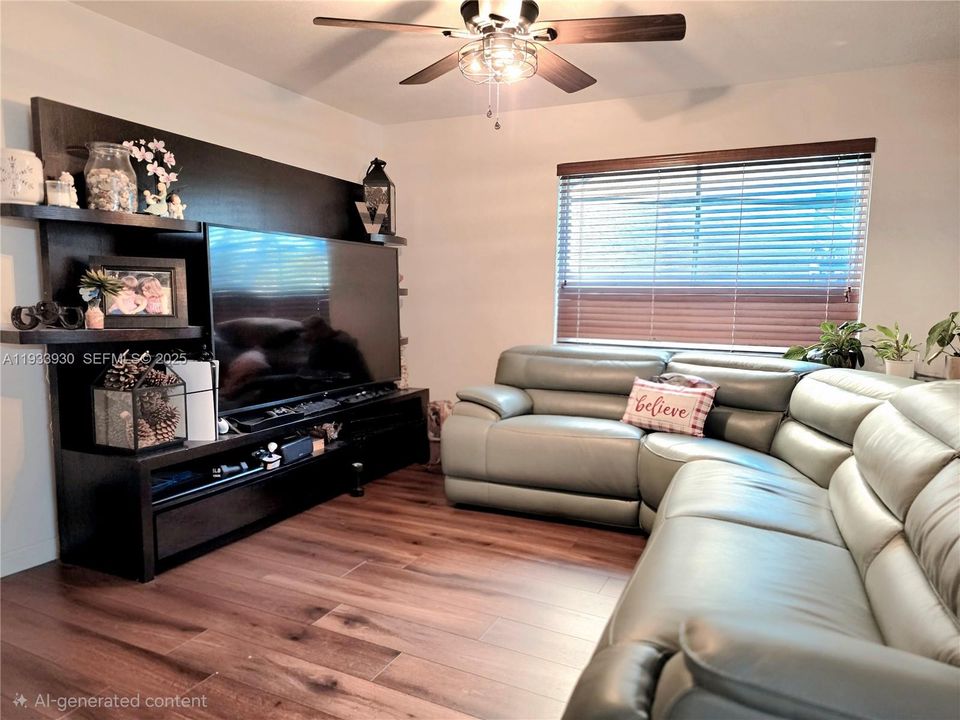 На продажу: $715,000 (4 спален, 2 ванн, 2060 Квадратных фут)