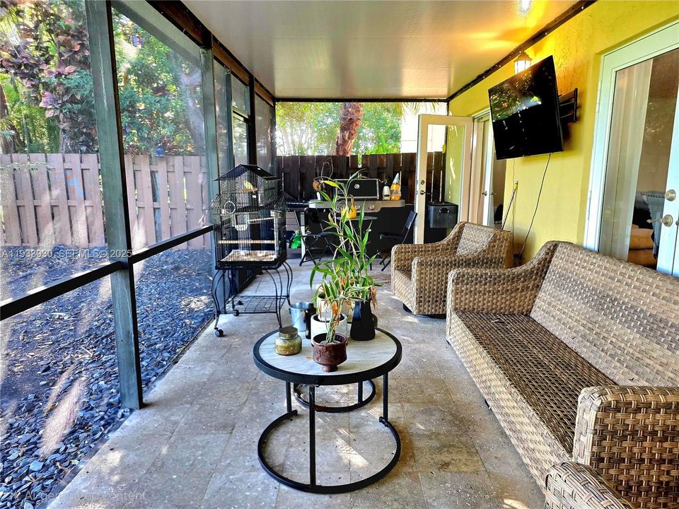 На продажу: $715,000 (4 спален, 2 ванн, 2060 Квадратных фут)