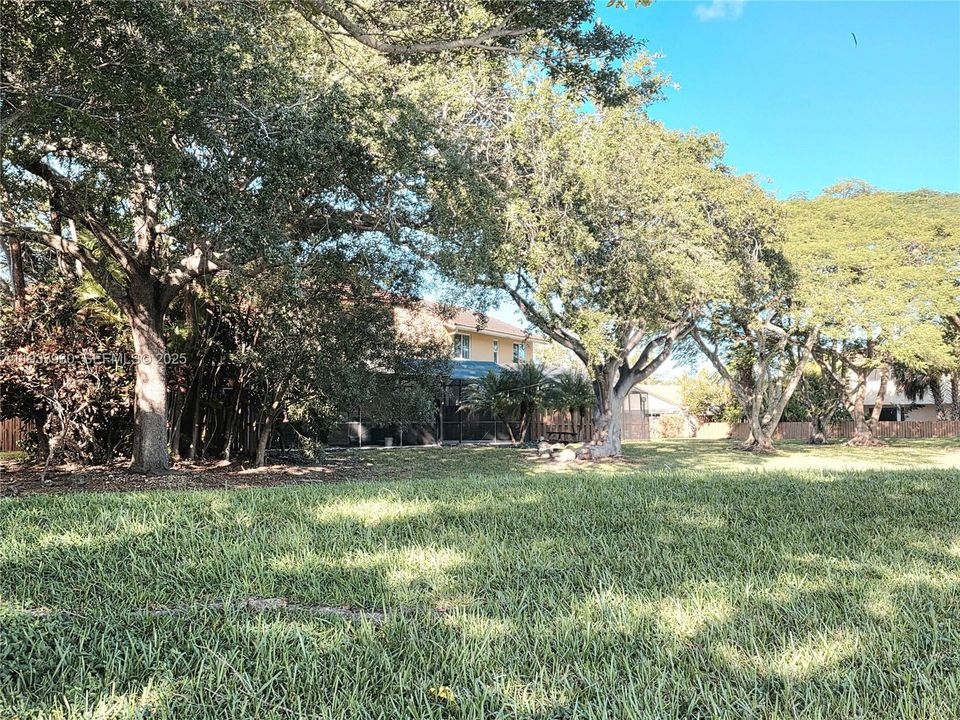 На продажу: $715,000 (4 спален, 2 ванн, 2060 Квадратных фут)