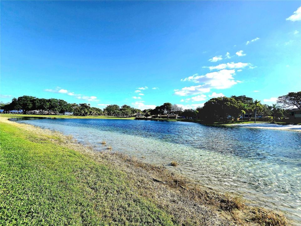 На продажу: $715,000 (4 спален, 2 ванн, 2060 Квадратных фут)