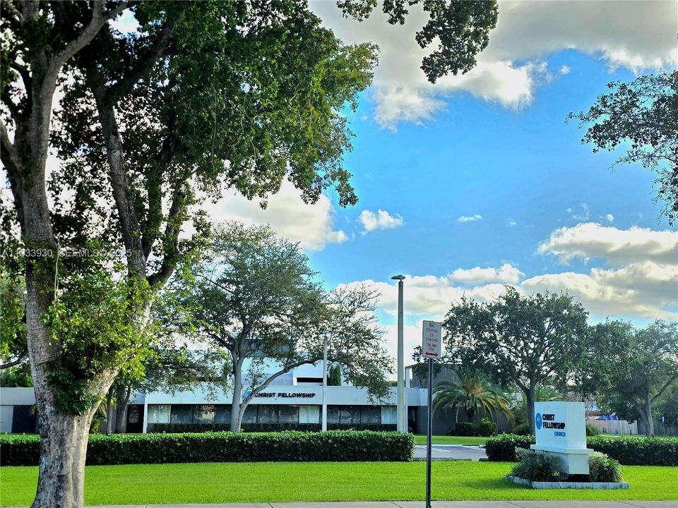 На продажу: $715,000 (4 спален, 2 ванн, 2060 Квадратных фут)