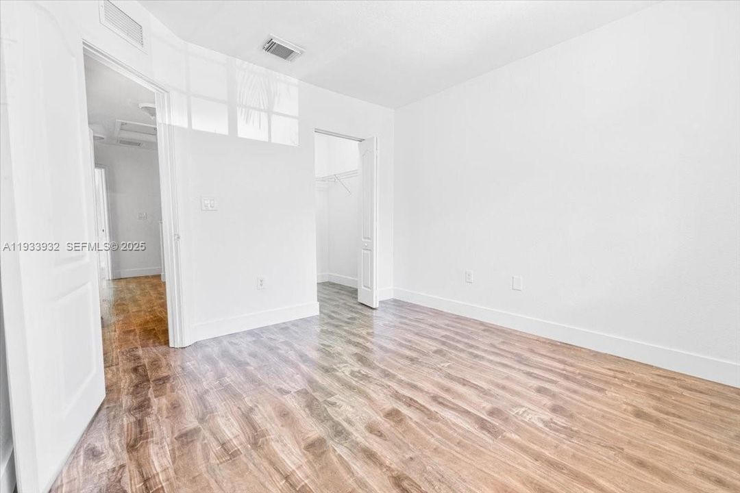 En Venta: $419,900 (4 camas, 3 baños, 1723 Pies cuadrados)