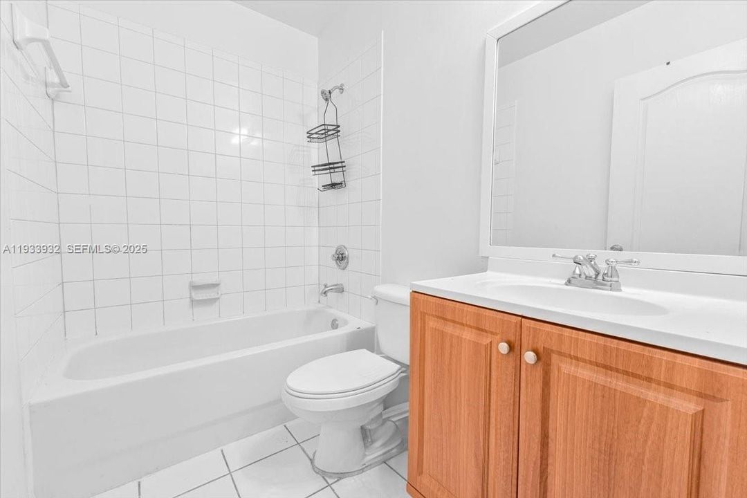 En Venta: $419,900 (4 camas, 3 baños, 1723 Pies cuadrados)