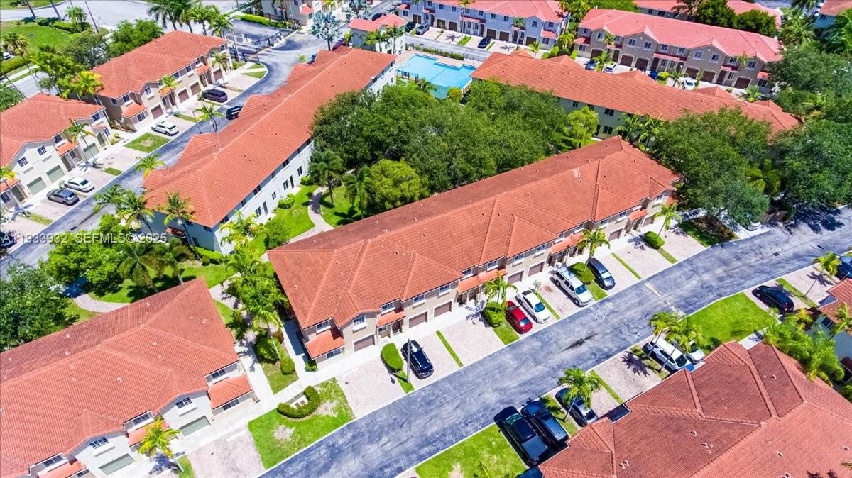 En Venta: $419,900 (4 camas, 3 baños, 1723 Pies cuadrados)