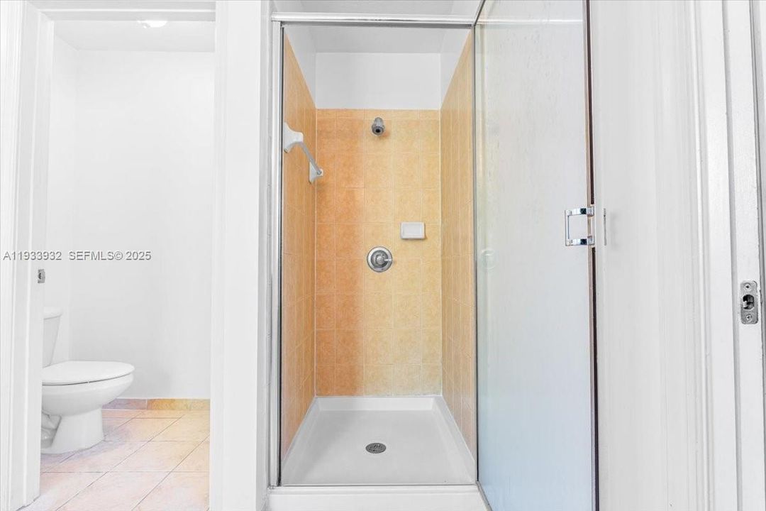 En Venta: $419,900 (4 camas, 3 baños, 1723 Pies cuadrados)