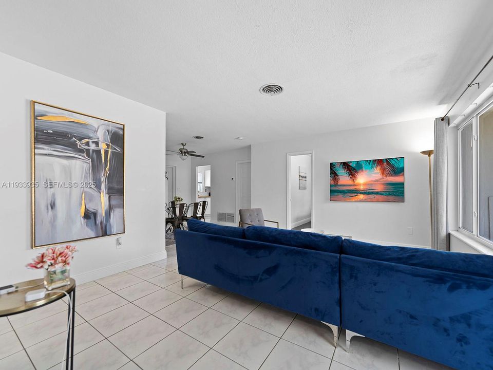 For Rent: $4,500 (4 beds, 2 baths, 1523 Square Feet)