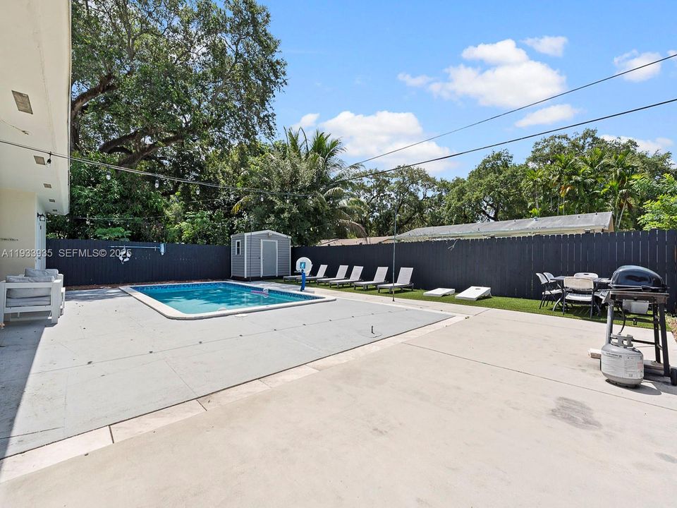 For Rent: $4,500 (4 beds, 2 baths, 1523 Square Feet)