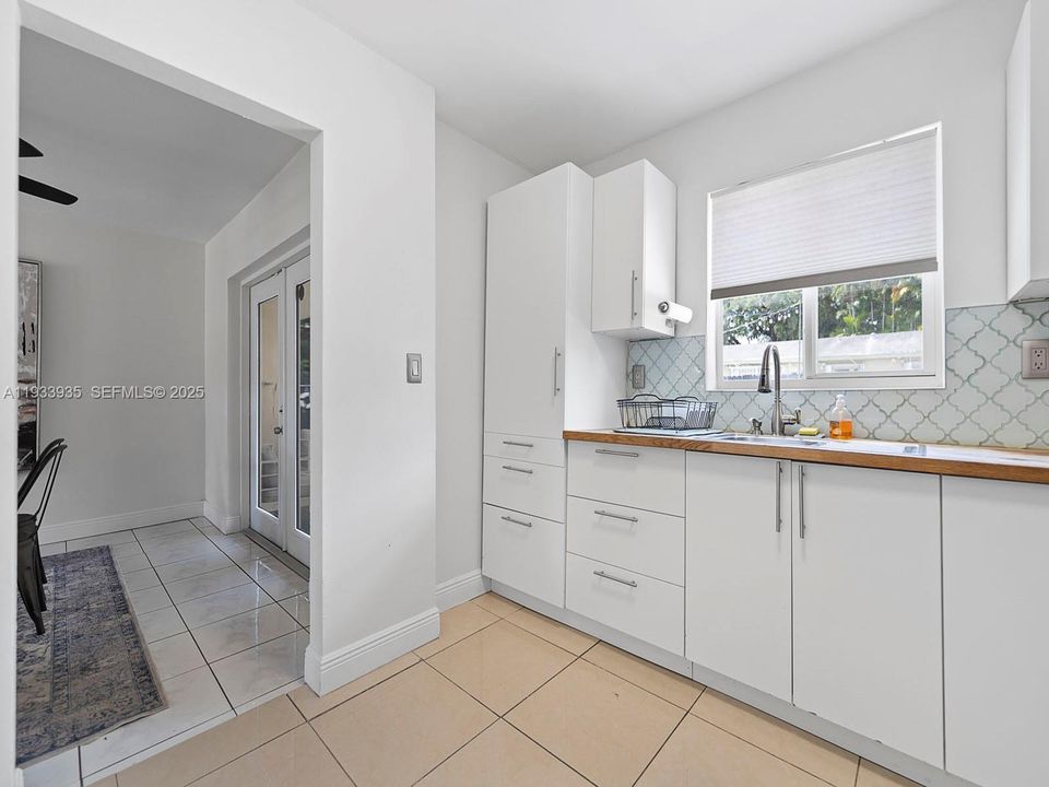 For Rent: $4,500 (4 beds, 2 baths, 1523 Square Feet)