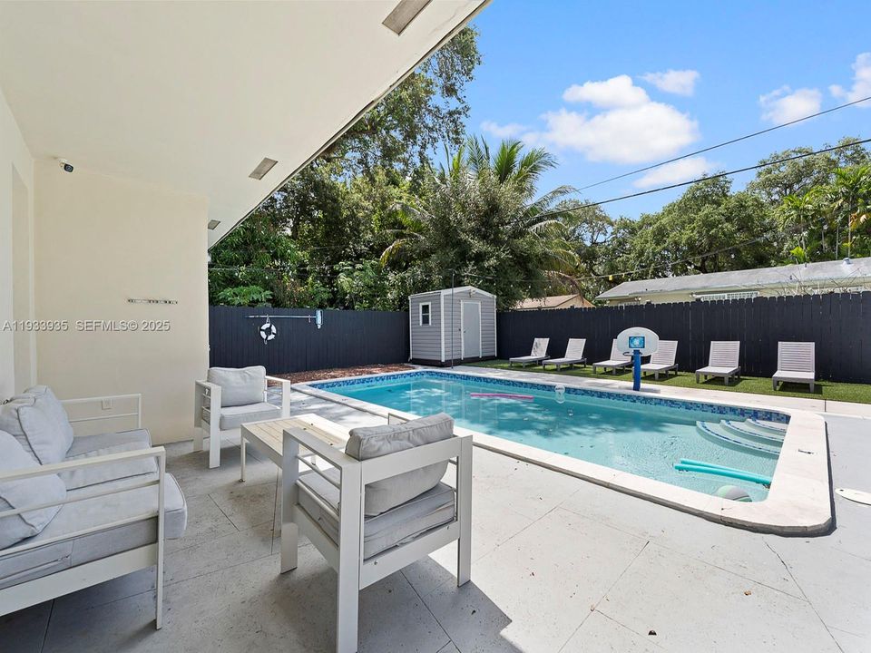 For Rent: $4,500 (4 beds, 2 baths, 1523 Square Feet)