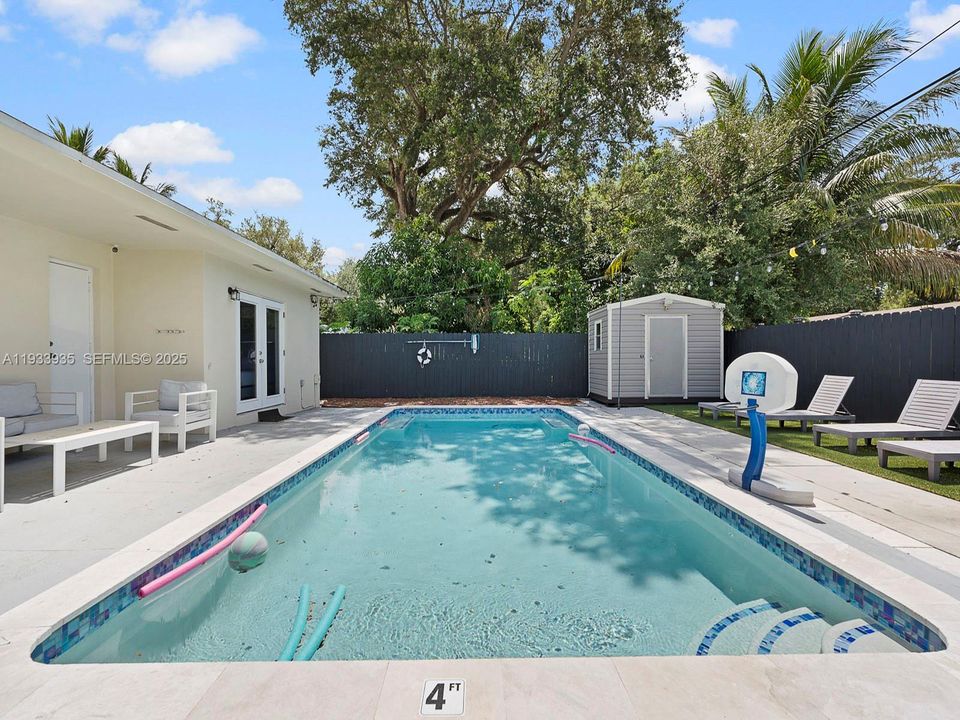 For Rent: $4,500 (4 beds, 2 baths, 1523 Square Feet)