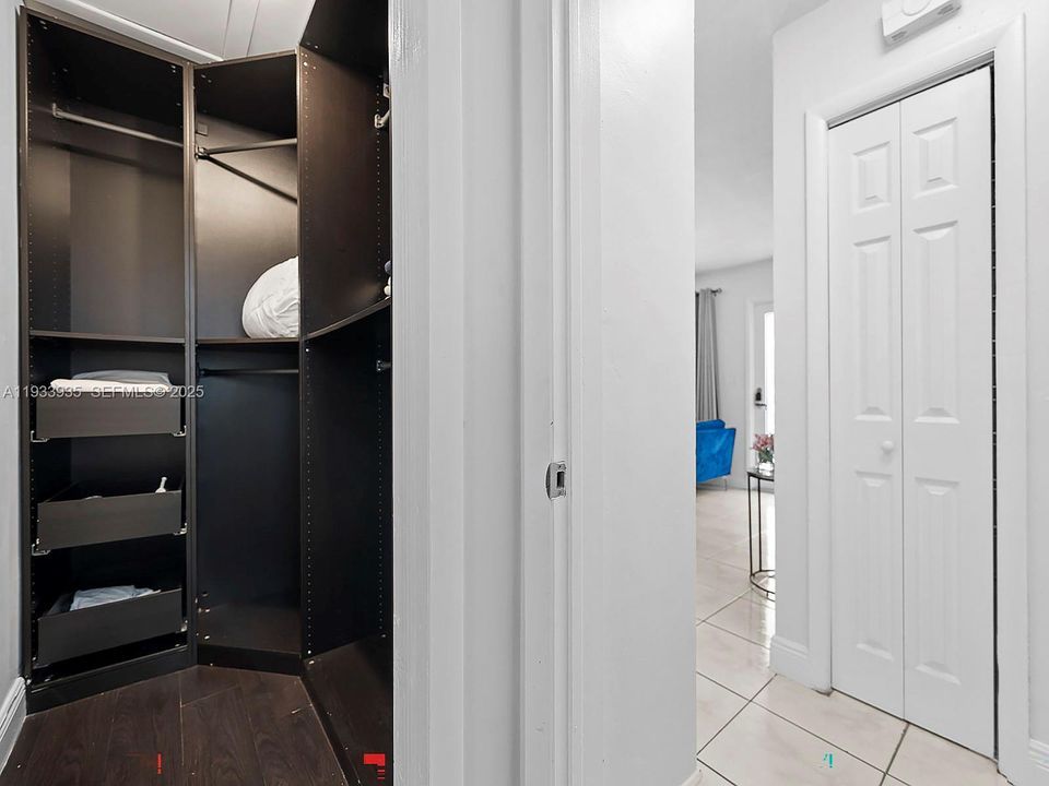 For Rent: $4,500 (4 beds, 2 baths, 1523 Square Feet)