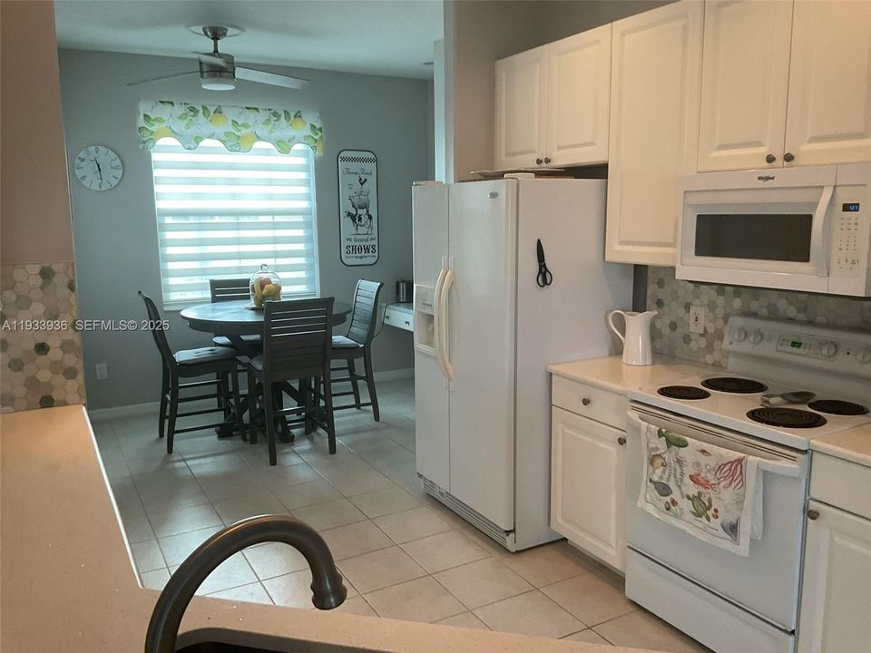 For Sale: $324,900 (3 beds, 2 baths, 1663 Square Feet)