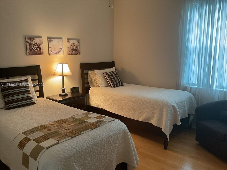 For Sale: $324,900 (3 beds, 2 baths, 1663 Square Feet)