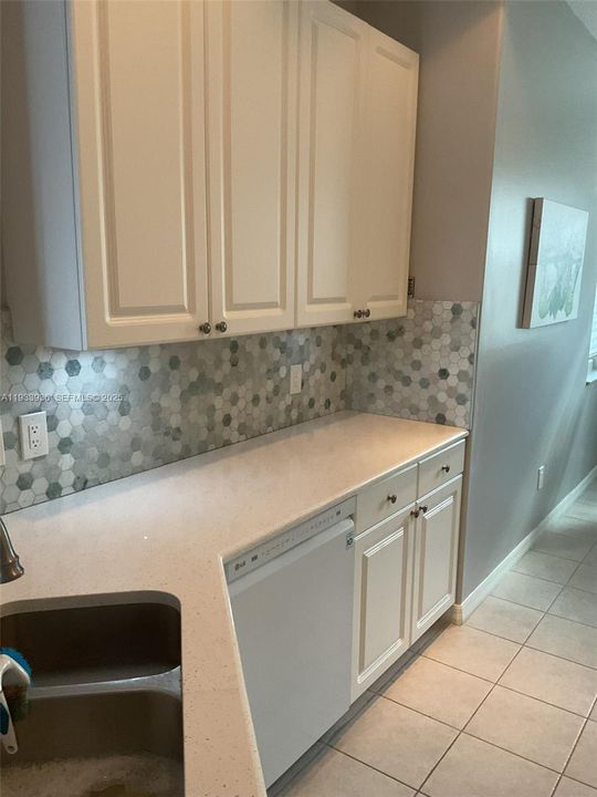 For Sale: $324,900 (3 beds, 2 baths, 1663 Square Feet)