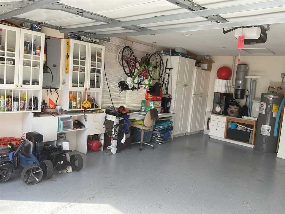 For Sale: $324,900 (3 beds, 2 baths, 1663 Square Feet)