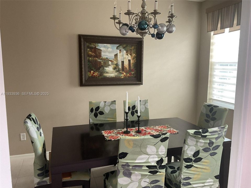 For Sale: $324,900 (3 beds, 2 baths, 1663 Square Feet)