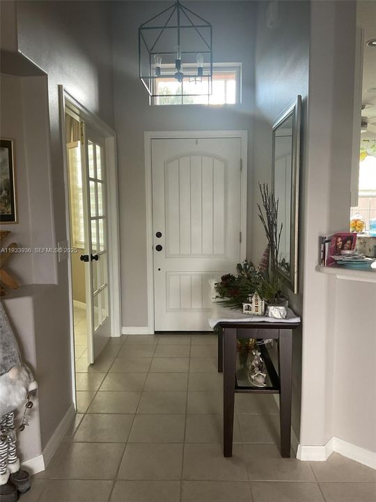 For Sale: $324,900 (3 beds, 2 baths, 1663 Square Feet)