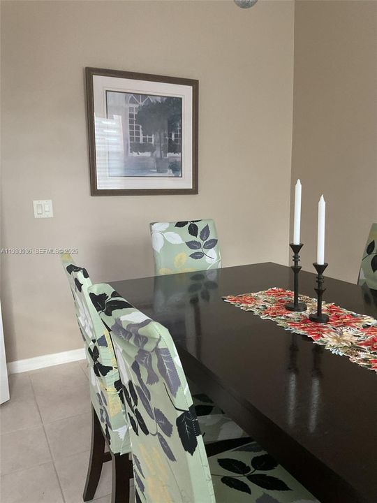 For Sale: $324,900 (3 beds, 2 baths, 1663 Square Feet)