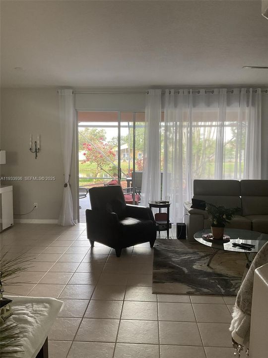 For Sale: $324,900 (3 beds, 2 baths, 1663 Square Feet)