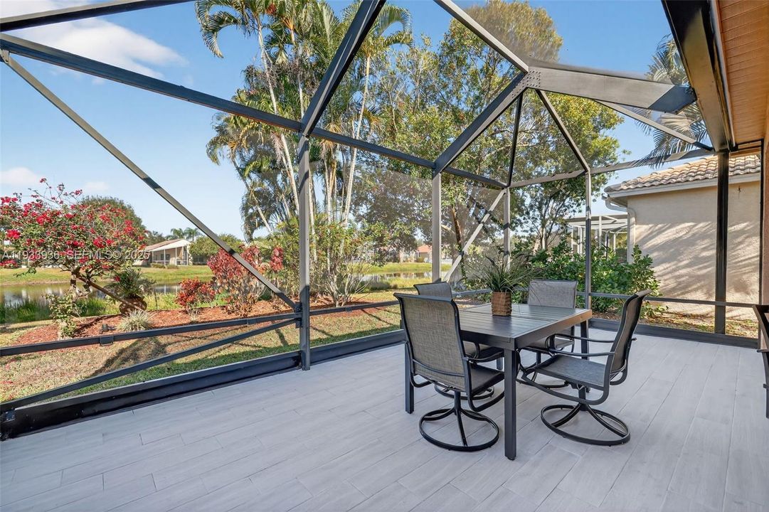 合同活跃: $324,900 (3 贝兹, 2 浴室, 1663 平方英尺)