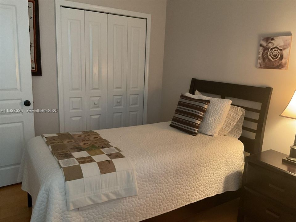 For Sale: $324,900 (3 beds, 2 baths, 1663 Square Feet)