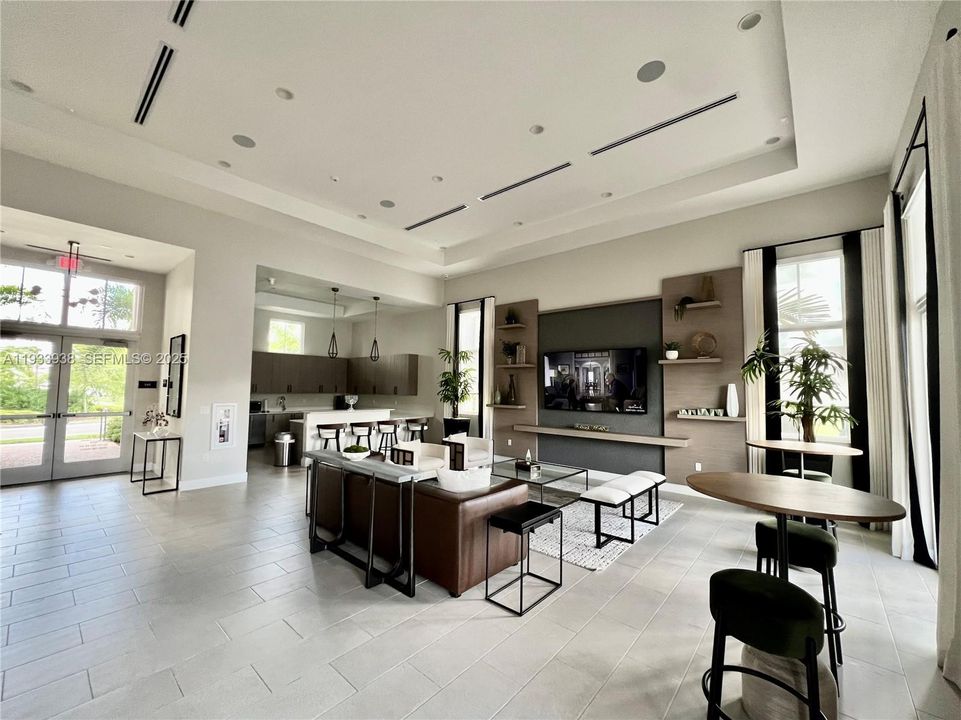 出租: $3,275 (3 贝兹, 2 浴室, 1695 平方英尺)