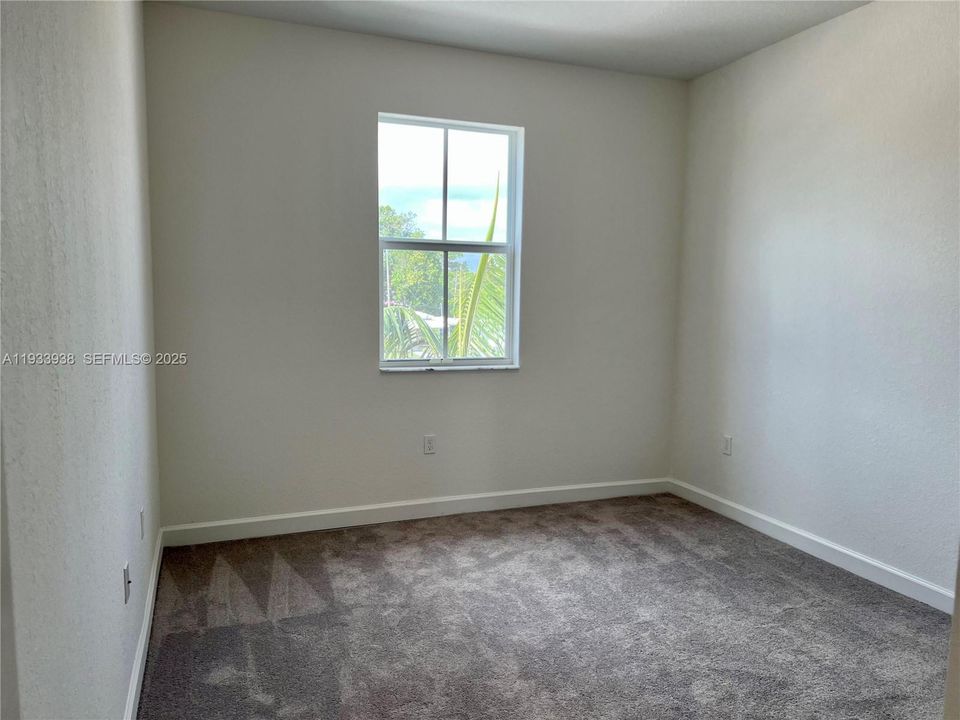 出租: $3,275 (3 贝兹, 2 浴室, 1695 平方英尺)