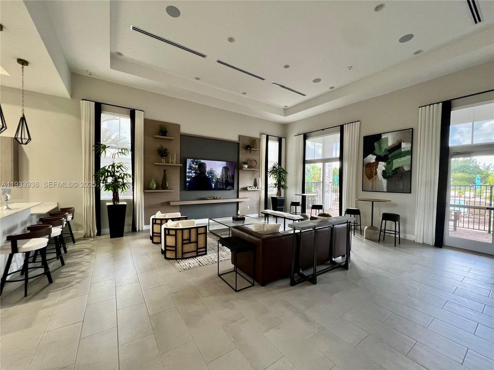 出租: $3,275 (3 贝兹, 2 浴室, 1695 平方英尺)