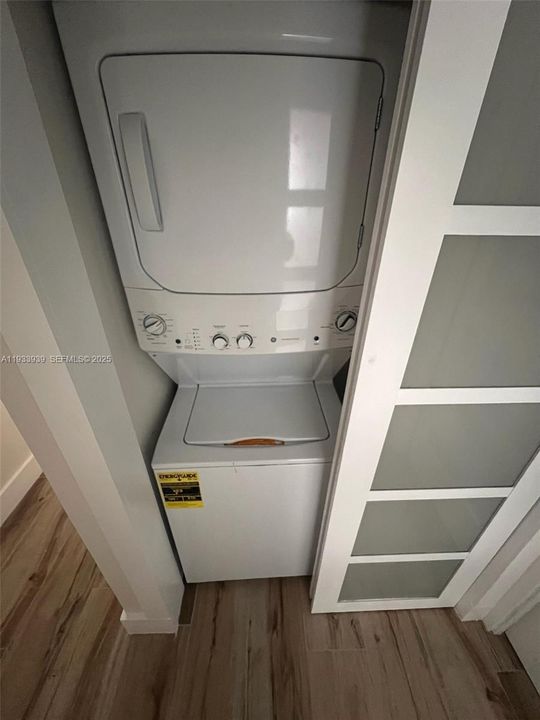 待售: $1,000,000 (3 贝兹, 3 浴室, 1624 平方英尺)