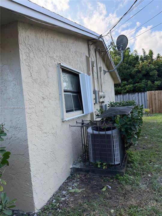 待售: $479,000 (0 贝兹, 0 浴室, 1250 平方英尺)