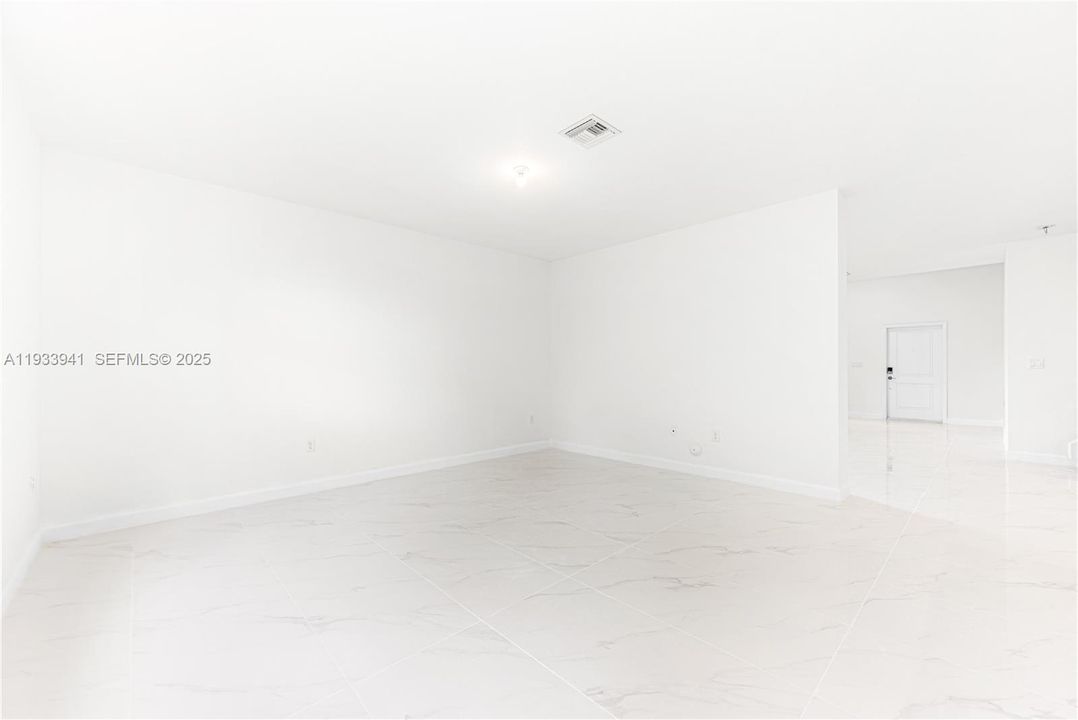 For Rent: $3,300 (3 beds, 2 baths, 0 Square Feet)