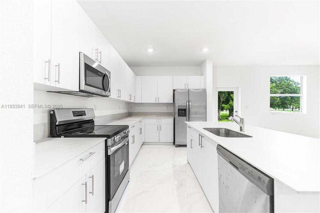 For Rent: $3,300 (3 beds, 2 baths, 0 Square Feet)