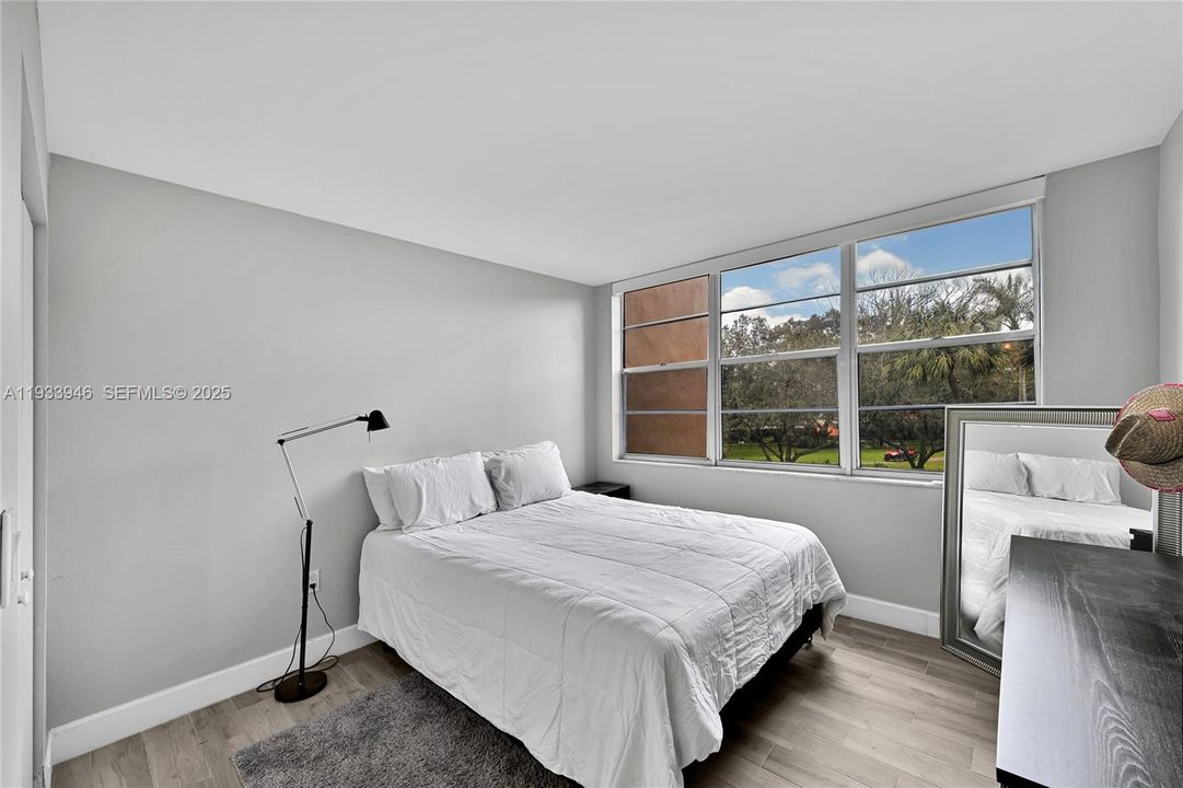 Bright secondary bedroom with ample space