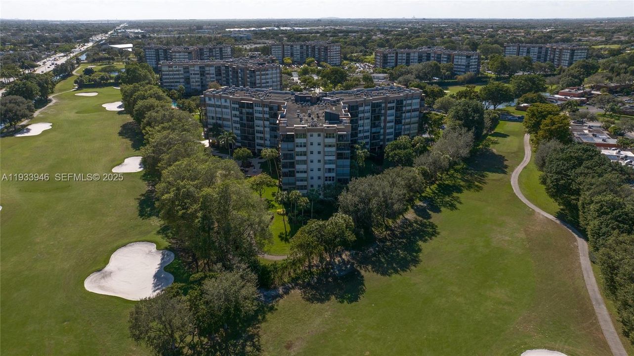 На продажу: $268,000 (2 спален, 2 ванн, 1070 Квадратных фут)