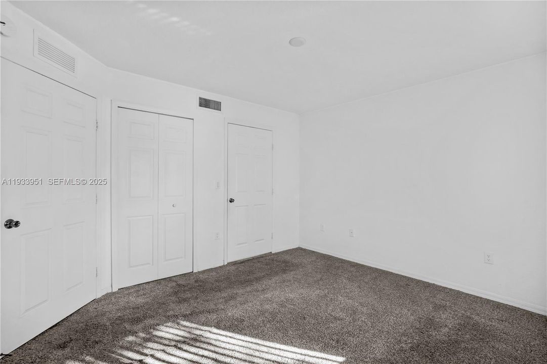 For Sale: $239,900 (2 beds, 2 baths, 822 Square Feet)