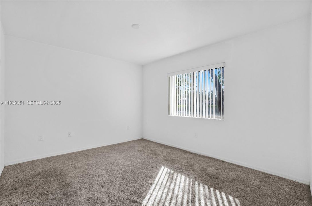 For Sale: $239,900 (2 beds, 2 baths, 822 Square Feet)