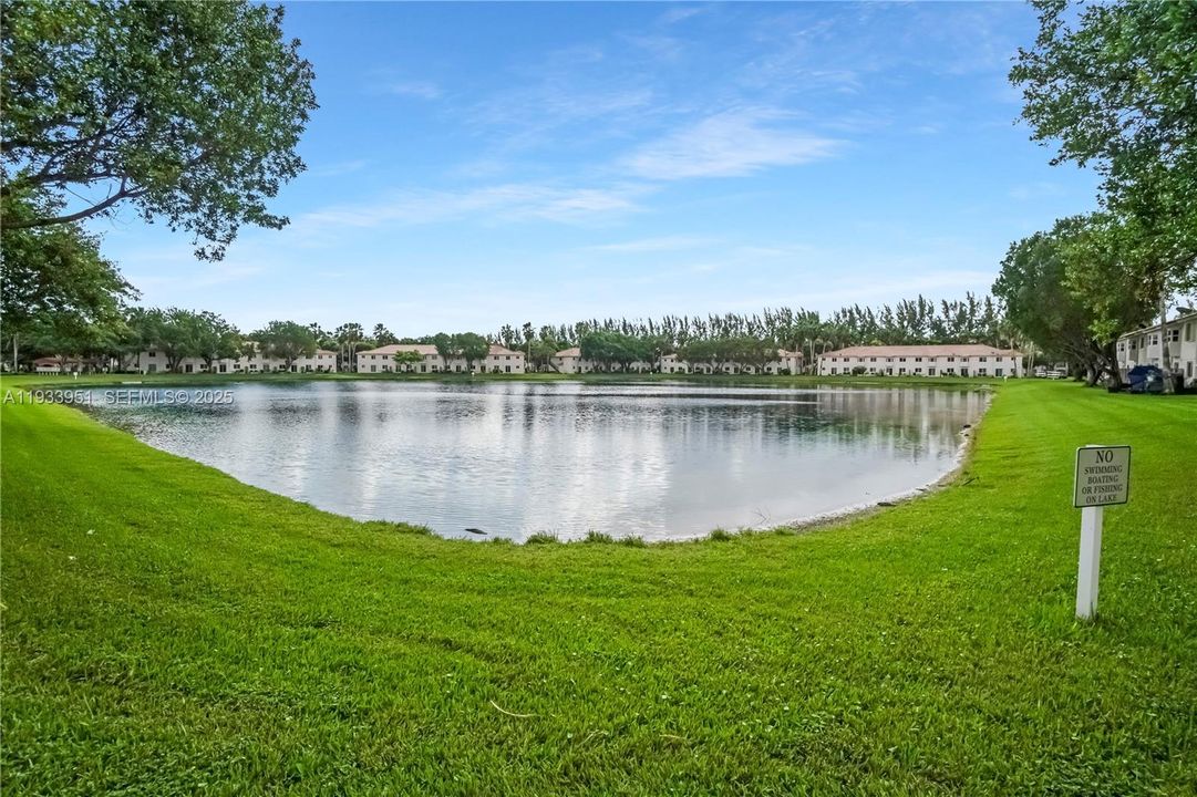 For Sale: $239,900 (2 beds, 2 baths, 822 Square Feet)