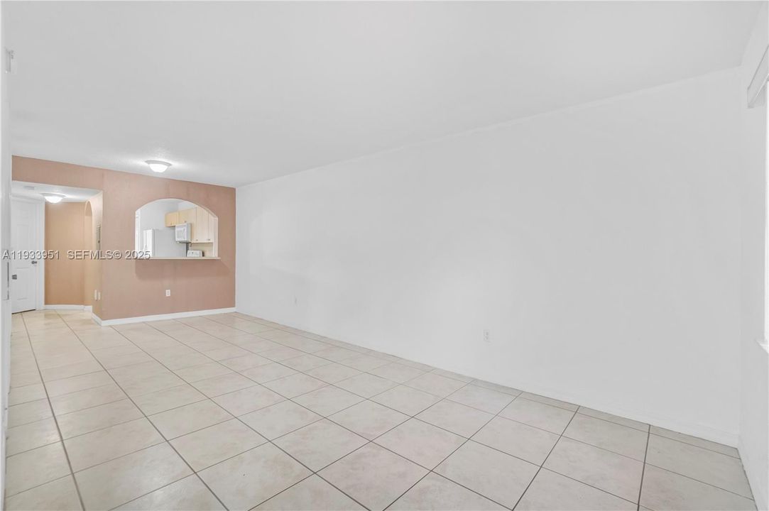 For Sale: $239,900 (2 beds, 2 baths, 822 Square Feet)