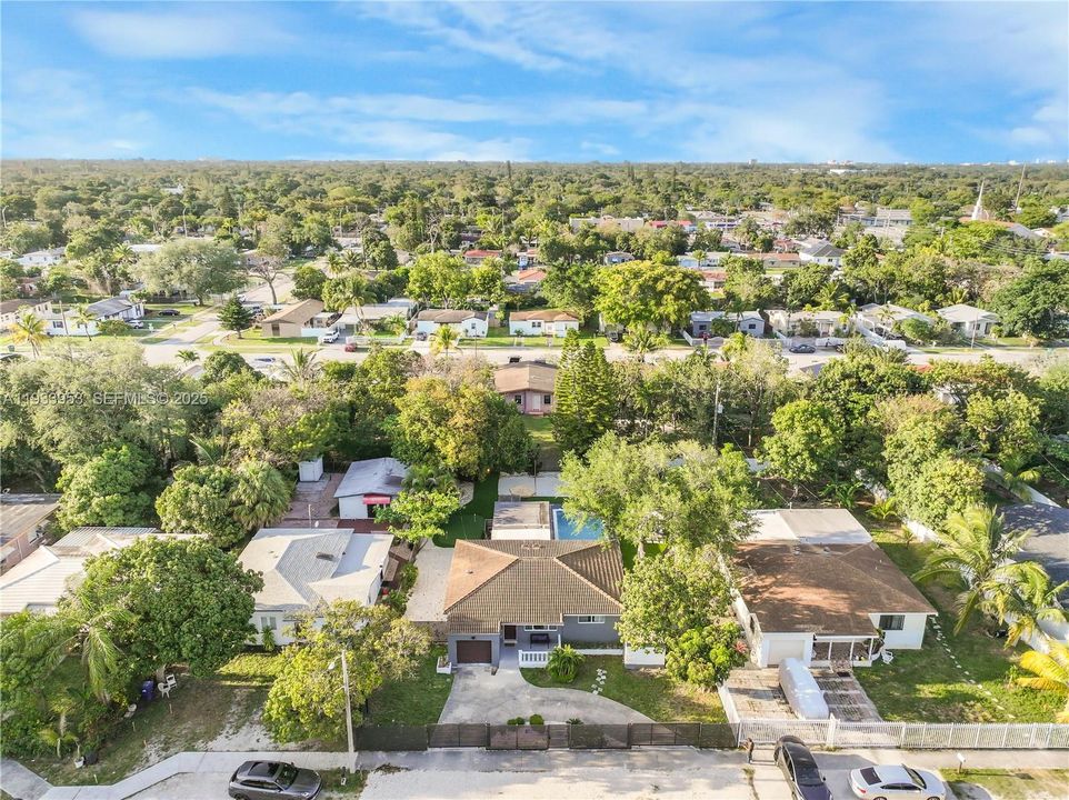 На продажу: $995,000 (3 спален, 2 ванн, 1320 Квадратных фут)