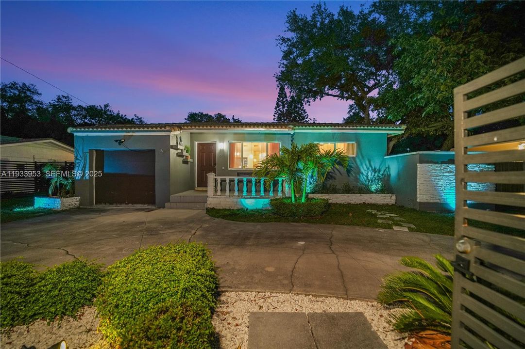 На продажу: $995,000 (3 спален, 2 ванн, 1320 Квадратных фут)