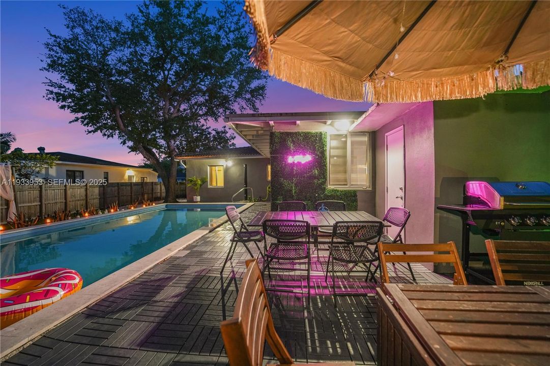 На продажу: $995,000 (3 спален, 2 ванн, 1320 Квадратных фут)