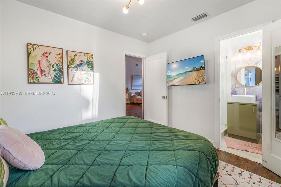 На продажу: $995,000 (3 спален, 2 ванн, 1320 Квадратных фут)