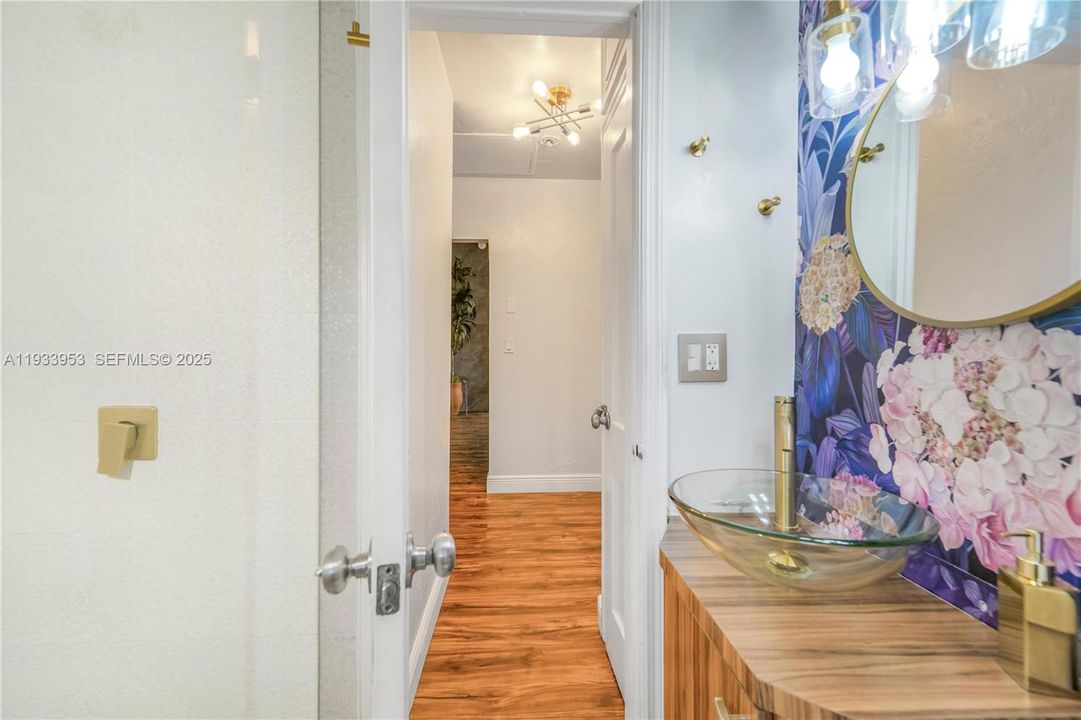 На продажу: $995,000 (3 спален, 2 ванн, 1320 Квадратных фут)