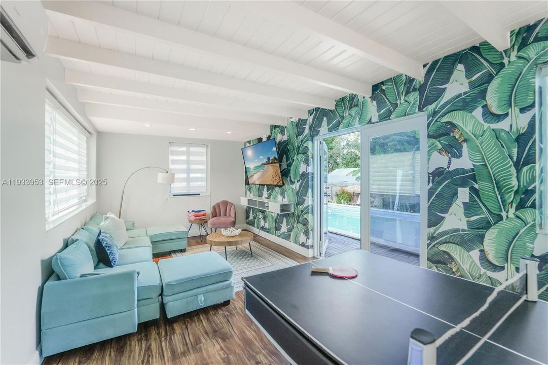 На продажу: $995,000 (3 спален, 2 ванн, 1320 Квадратных фут)