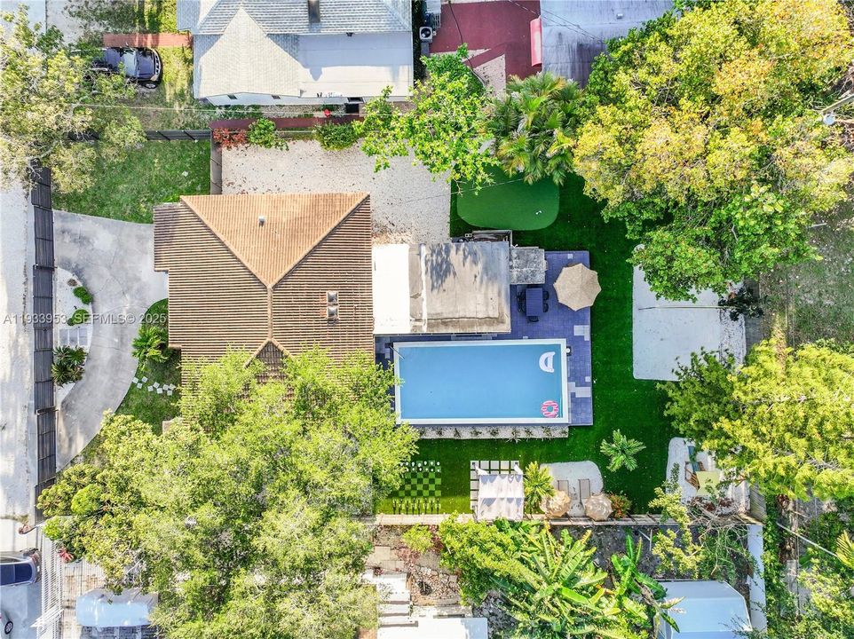 На продажу: $995,000 (3 спален, 2 ванн, 1320 Квадратных фут)