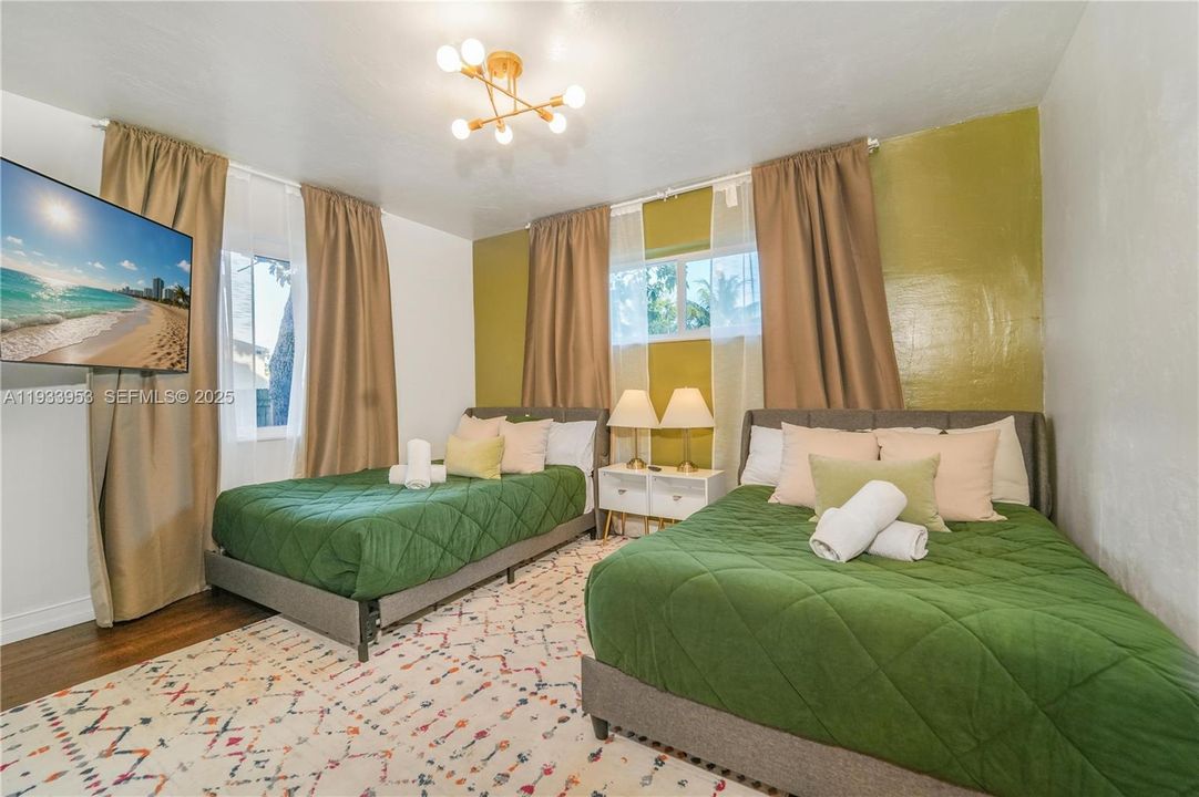 На продажу: $995,000 (3 спален, 2 ванн, 1320 Квадратных фут)