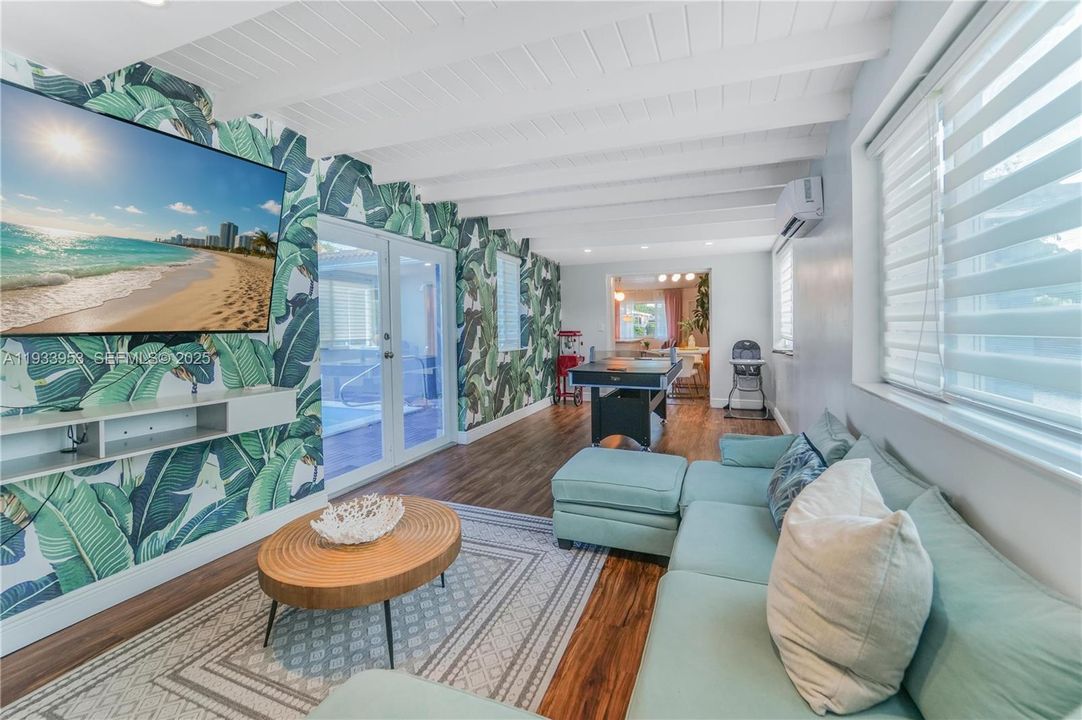 На продажу: $995,000 (3 спален, 2 ванн, 1320 Квадратных фут)