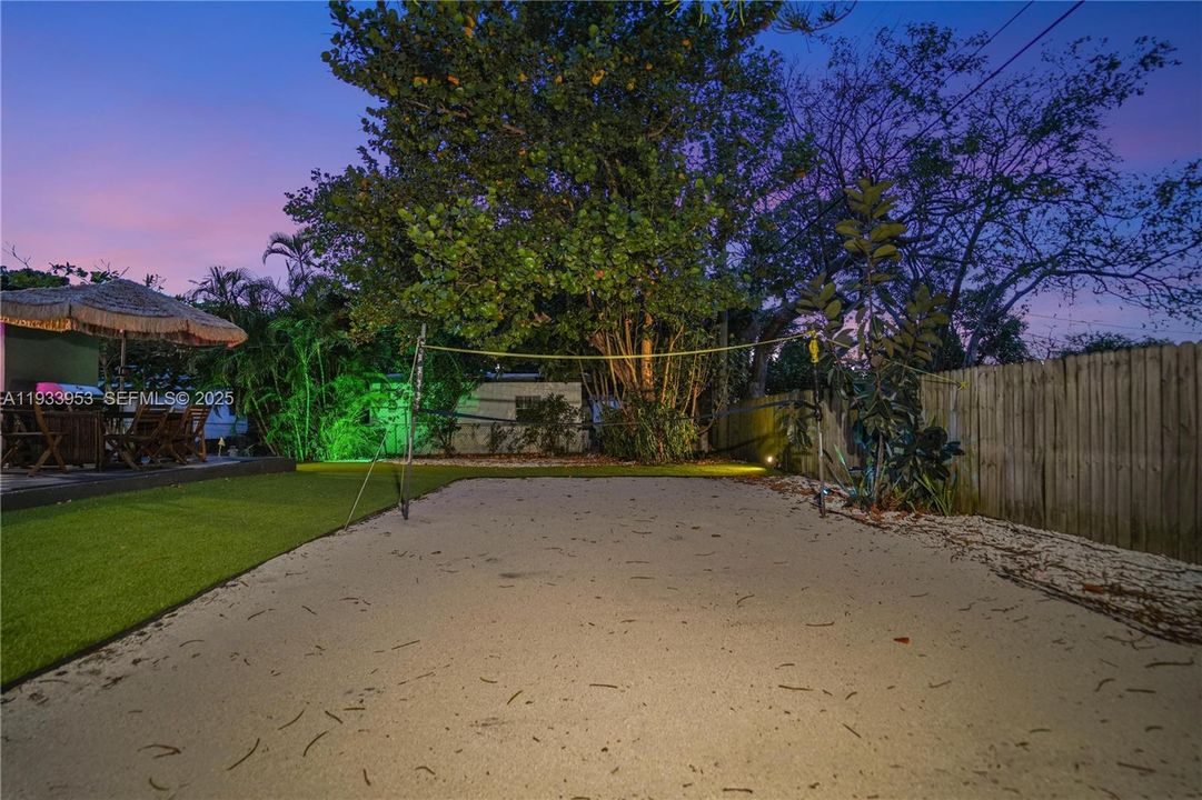 На продажу: $995,000 (3 спален, 2 ванн, 1320 Квадратных фут)